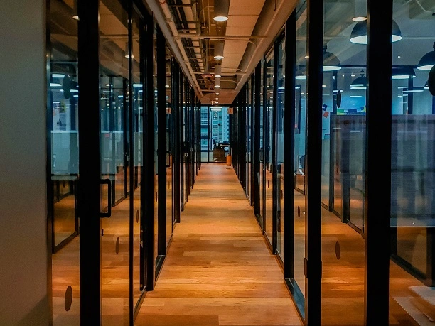 فيلم نافذة تجاري