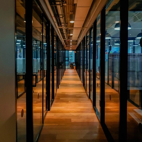 فيلم نافذة تجاري